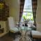 JOIVY Charming Nest for Two with Castle View