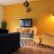 Contemporary Apartment With Garden Foto: Contemporary Apartment With Garden