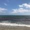 Front de mer les pieds dans leau