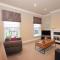 Lucys Lodge- Most Stylish Apartment On Vibrant Bishy Road with Free Parking