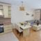 ROOMS & APARTMENTS DOBROTSKI DVORI