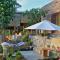 Kabeh Jati Garden Villa & Restaurant
