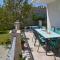 Villa 4US with pool