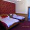 The Londesborough Arms bar with en-suite rooms - Market Weighton