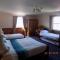 The Londesborough Arms bar with en-suite rooms - Market Weighton