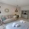 Ermou Stylish Suites by GHH