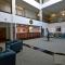 Maron Hotel & Suites