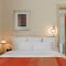 Tomtom Suites