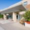 Residence & Conference Centre - King City