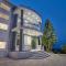 Mont Bleu Luxury Villa