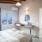 Evelyn Hotel