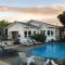 Beautiful Bungalow CBD