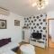 White Rose Apartment