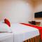 Reddoorz Plus near Makassar Town Square