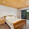 Foto: Timber Lodge - Motuoapa Holiday Home 1/28