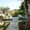 Manolis Farm Guest House - Aliko Beach