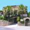 Ino Hotel & Suites