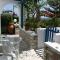 Floras Apartments