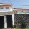 Casa privada para descanso, se renta para 8 personas completa Y tambien por habitacion con baño privado para 2 o 4 personas compartiendo areas comunes