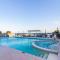 Crystal Coast Oceanfront Hotel - Pine Knoll Shores