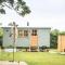 Morndyke Shepherds Huts - Thirsk