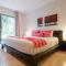 Luxurious & Central Condo In Playa Steps From The Beach