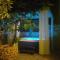 Green house Peroj, WI-FI, FREE PARKING, GARDEN, HOT TUBE, PET FRIENDLY
