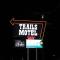 Trails Motel - لون باين
