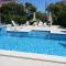 Foto: Seaside apartments with a swimming pool Sutivan, Brac - 15502