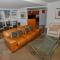 Bond 1603 Self Catering