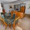 Bond 1603 Self Catering