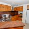 Bond 1603 Self Catering