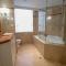 Bond 1603 Self Catering