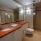 Bond 1603 Self Catering