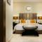 Oak Plaza Suites