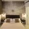 Apartment & Room Split Lea