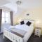 Hillyard Mews