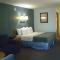 Quail's Nest Inn & Suites - Osage Beach