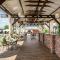 Giowine Hotel & Restaurant