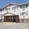 Super 8 by Wyndham Manhattan KS - Manhattan