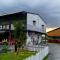 512 Huts Homestay