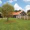 Foto: Five-Bedroom Holiday Home in Grenaa