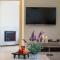 Elmyra Villa, Heated Pool & Walking to beach, By ThinkVilla