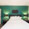 LES Hotel & Suites
