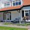 Foto: Holiday home Dijkstelweg 46 - Ouddorp with garden and covered terrace, near the beach 13/52