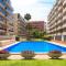 Foto: UHC Ventura Park Apartments 1/80