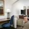 Holiday Inn Express & Suites Clinton by IHG