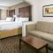 Holiday Inn Express & Suites Clinton, an IHG Hotel