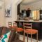 Foto: Ultramodern Duplex Apartment w/ City View 23/34