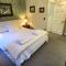 Foto: The Old Ferry Hotel Bed & Breakfast 12/40